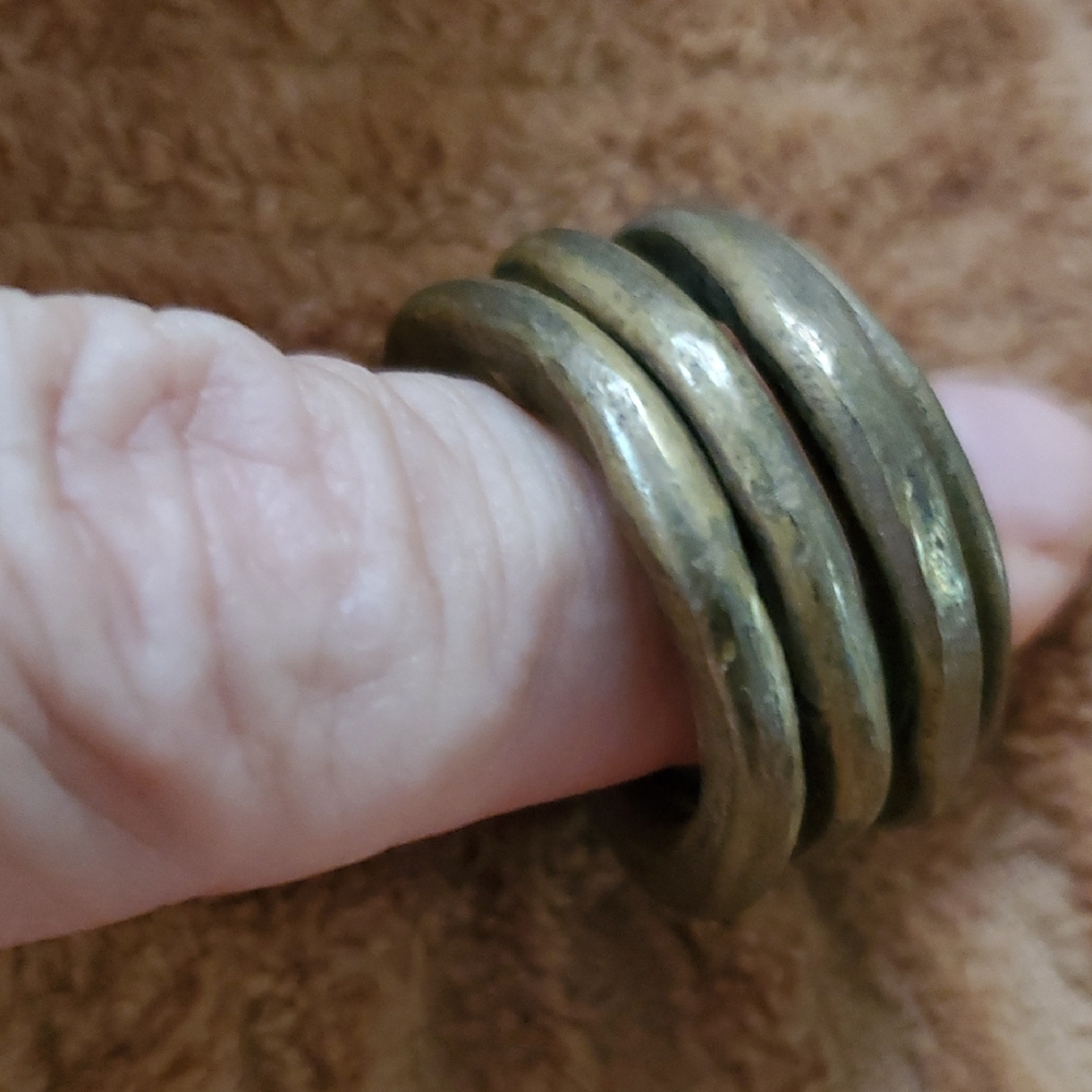 Custom Made Rustic Look Bronze Artisinal Ring - Picture 5 of 7